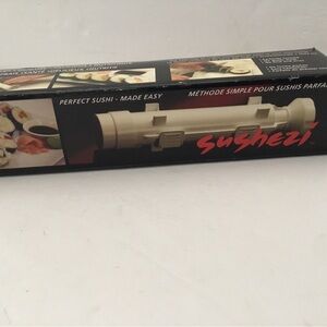 Sushezi sushi maker.